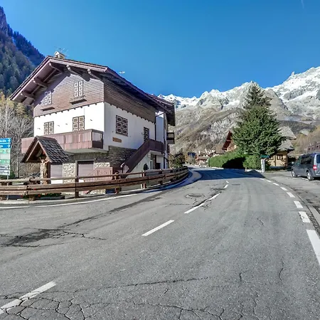 Casa Entreves - Ristrutturata Con Parcheggio