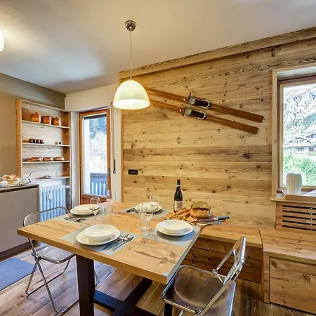 Maison Chevre Курмайор